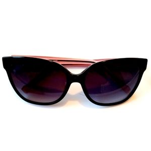 GORGEOUS VERA BRADLEY